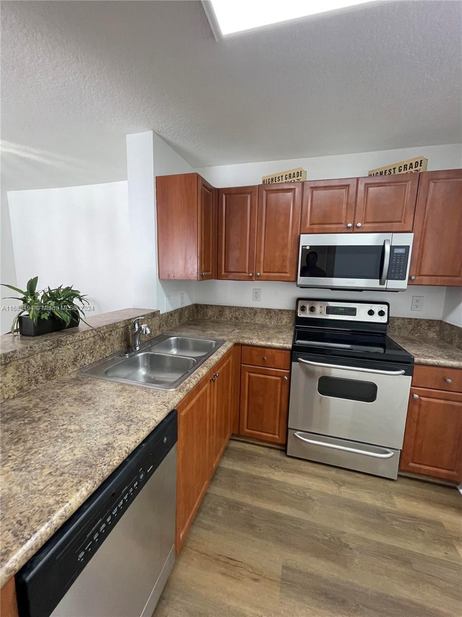 609 E Sheridan St #404, Dania Beach, Florida image 7