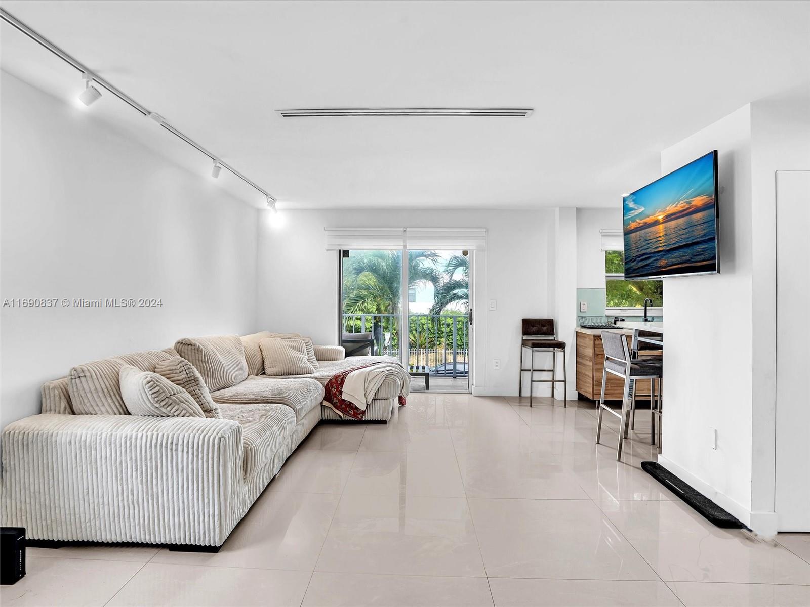 750 Michigan Ave #201, Miami Beach, Florida image 1