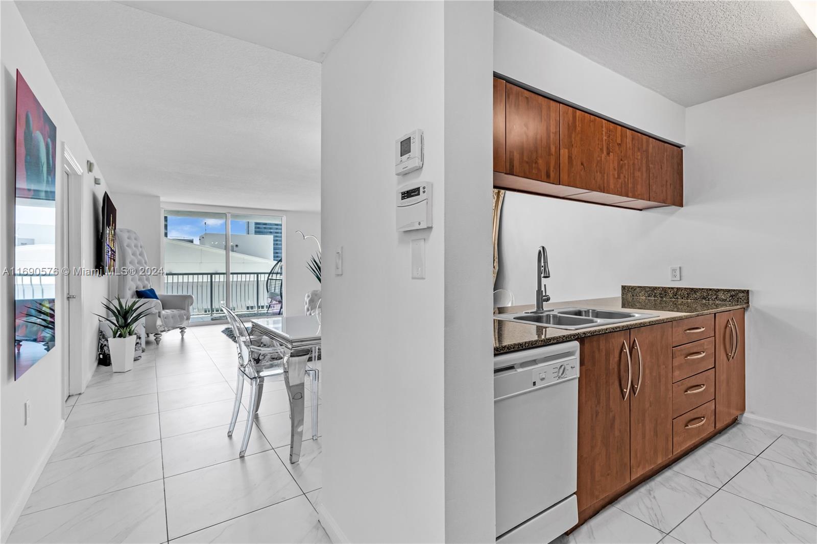 1200 Brickell Bay Dr #2807, Miami, Florida image 19