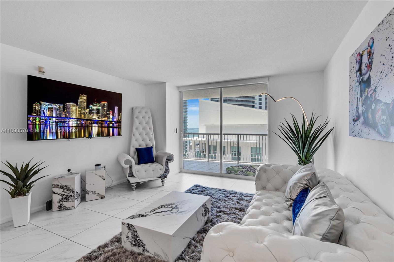 1200 Brickell Bay Dr #2807, Miami, Florida image 2