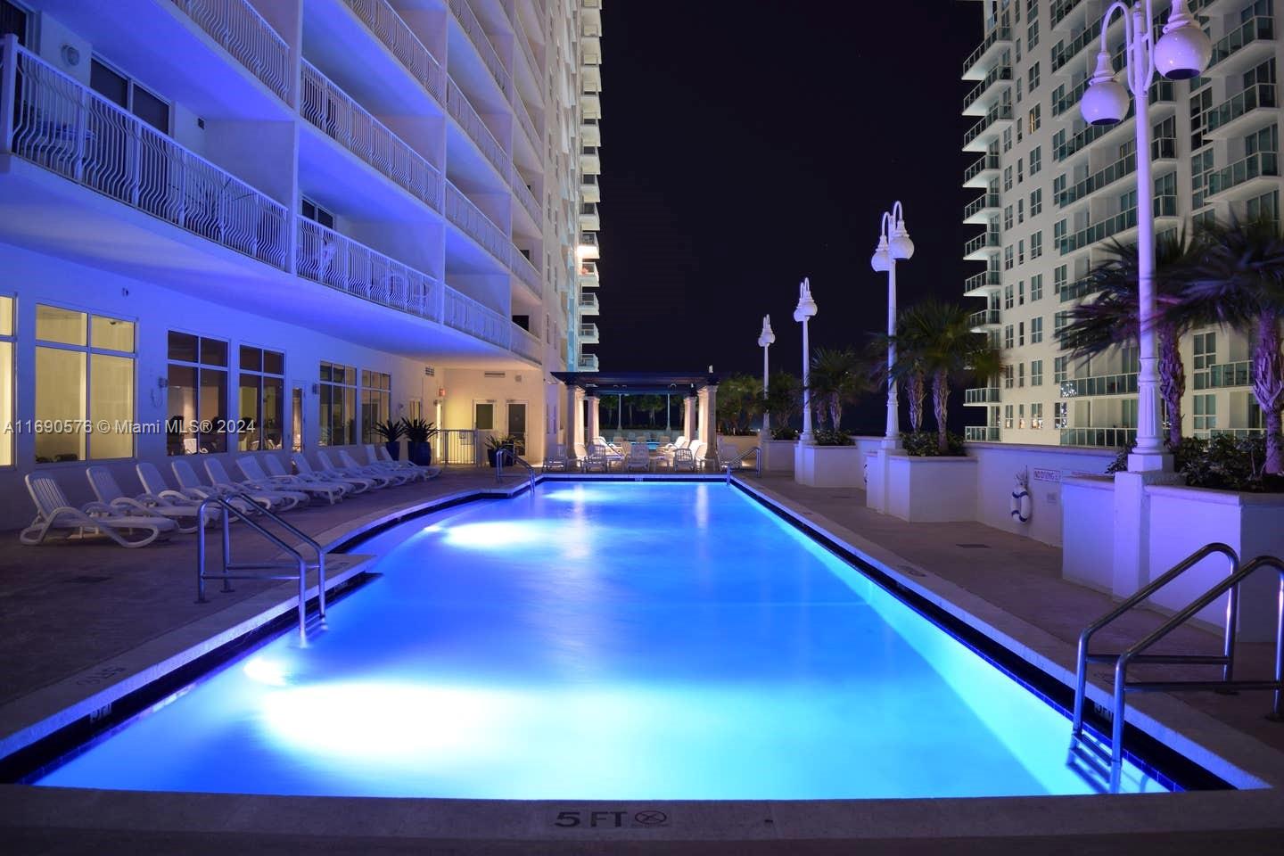 1200 Brickell Bay Dr #2807, Miami, Florida image 32