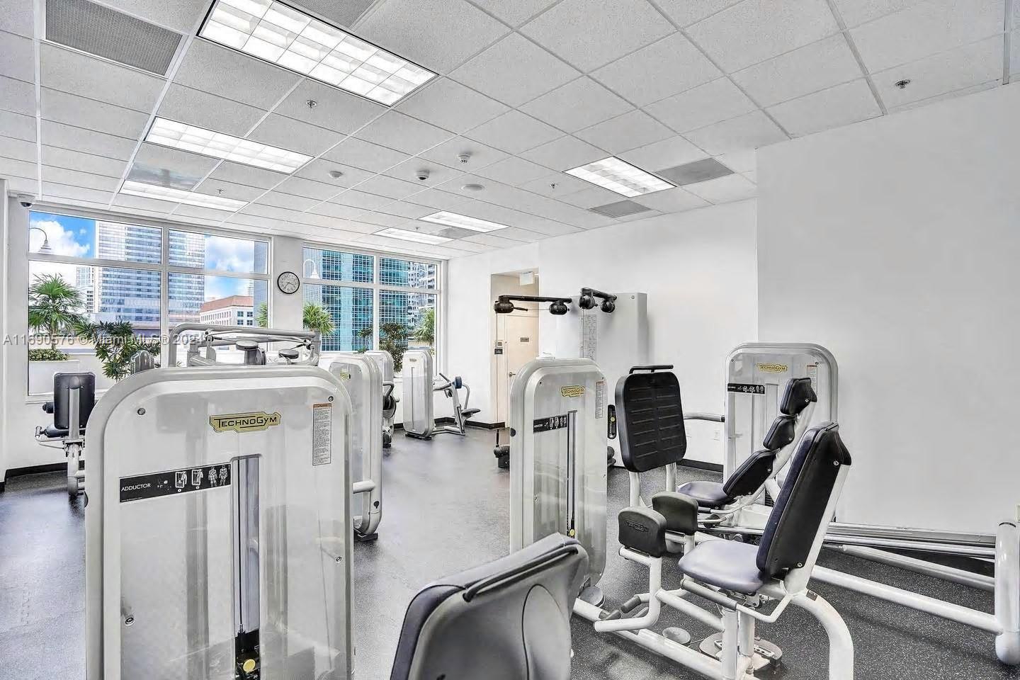 1200 Brickell Bay Dr #2807, Miami, Florida image 38