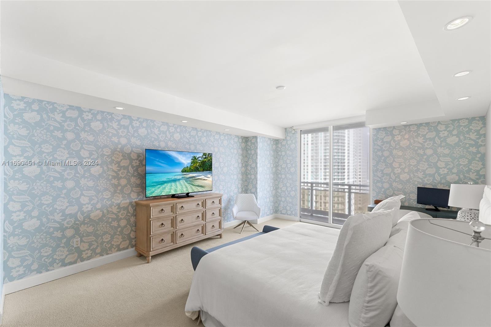901 Brickell Key Blvd #2106, Miami FL 33131
