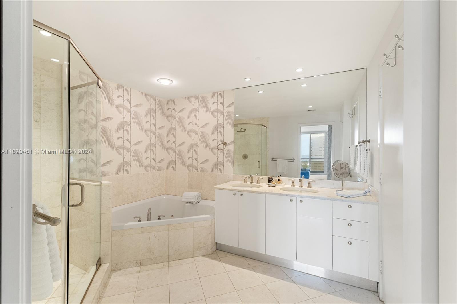 901 Brickell Key Blvd #2106, Miami FL 33131
