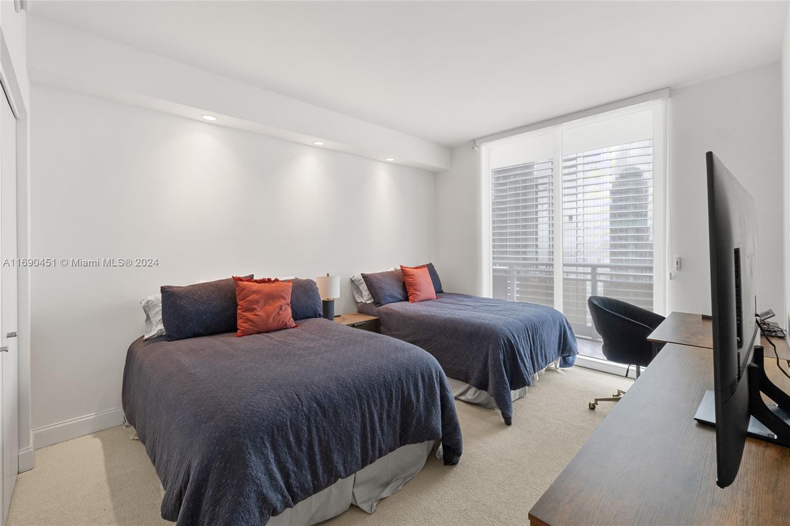 901 Brickell Key Blvd #2106, Miami FL 33131