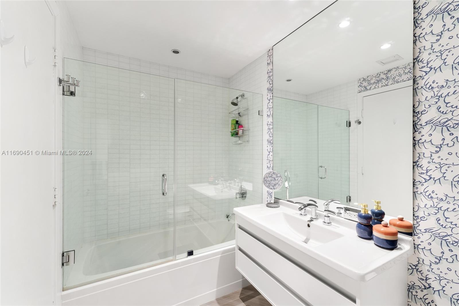 901 Brickell Key Blvd #2106, Miami FL 33131