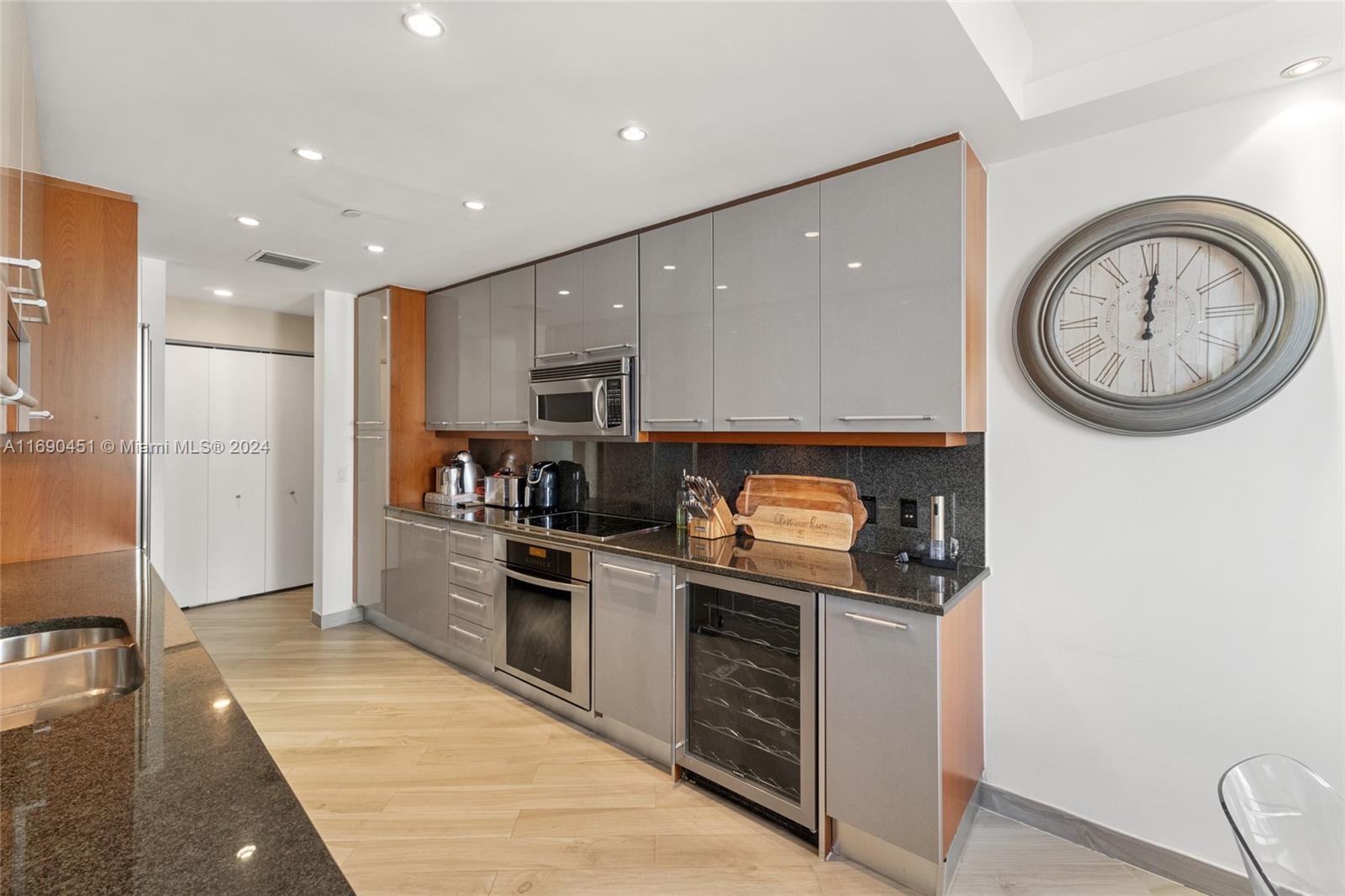 901 Brickell Key Blvd #2106, Miami FL 33131