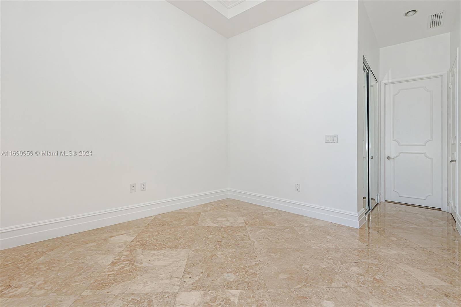 15901 Collins Ave #PH-02, Sunny Isles Beach FL 33160