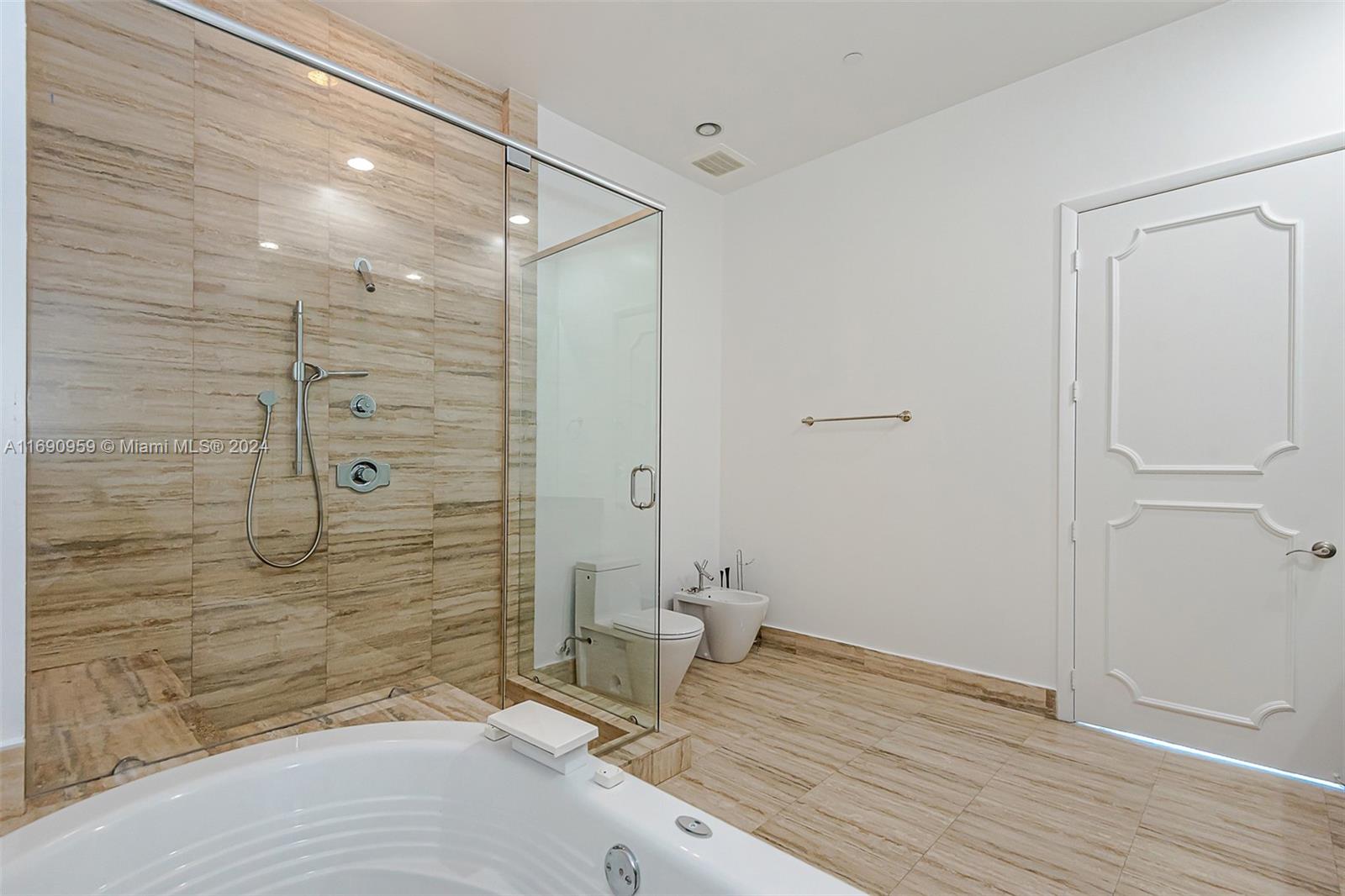 15901 Collins Ave #PH-02, Sunny Isles Beach FL 33160