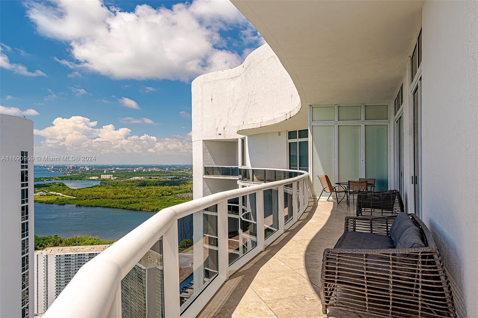 15901 Collins Ave #PH-02, Sunny Isles Beach FL 33160