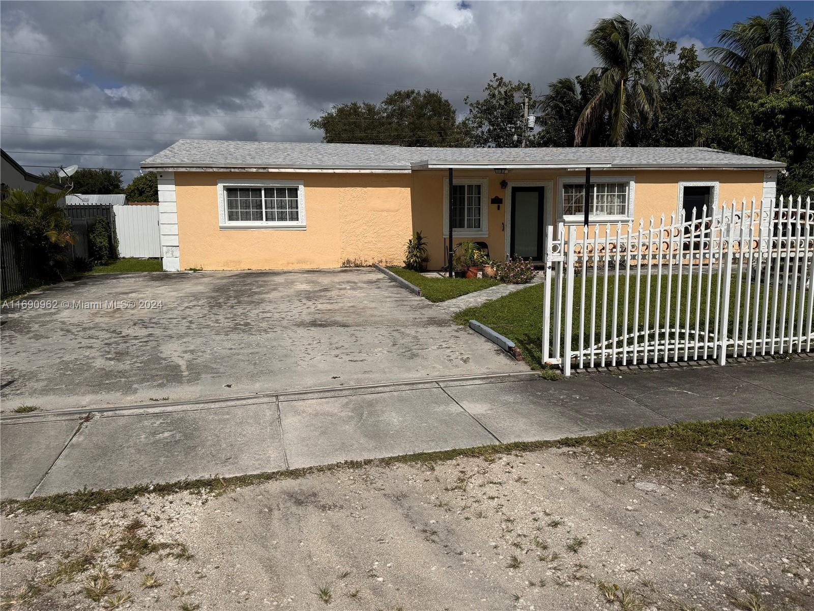 3031 NW 161st St, Miami Gardens, Florida image 1