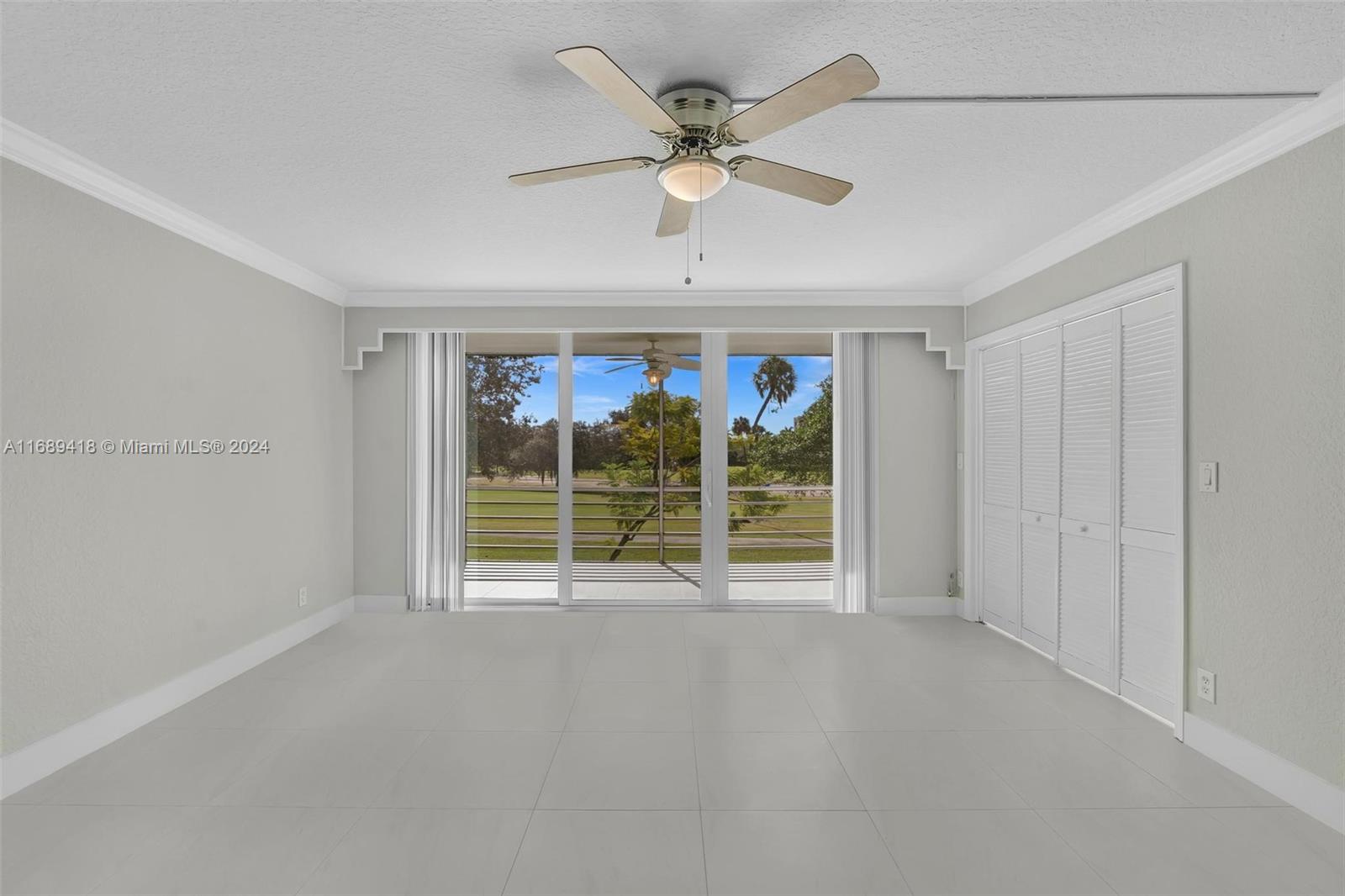 3800 Oaks Clubhouse Dr #201, Pompano Beach, Florida image 4