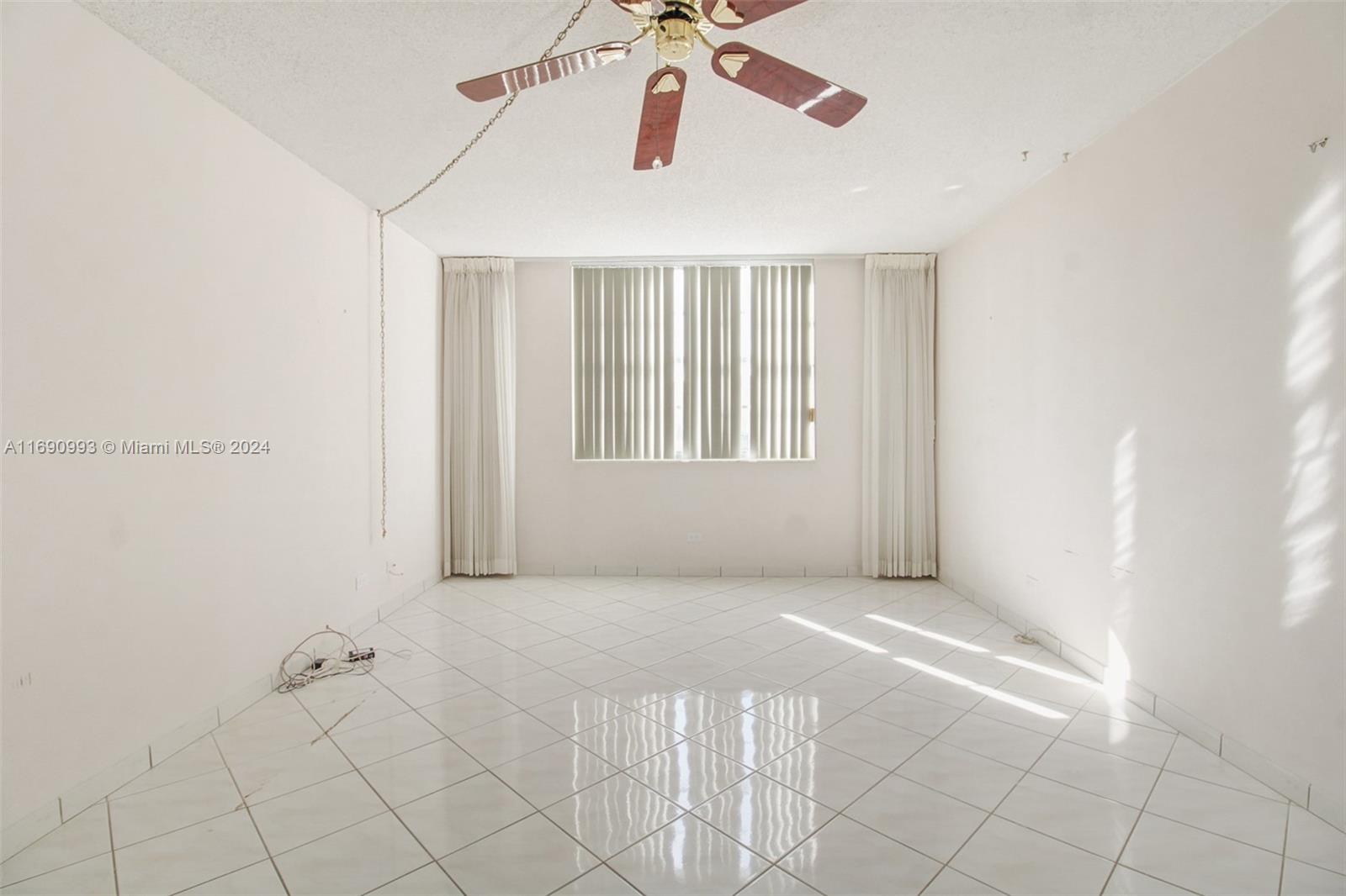 251 174th St #516, Sunny Isles Beach, Florida image 13