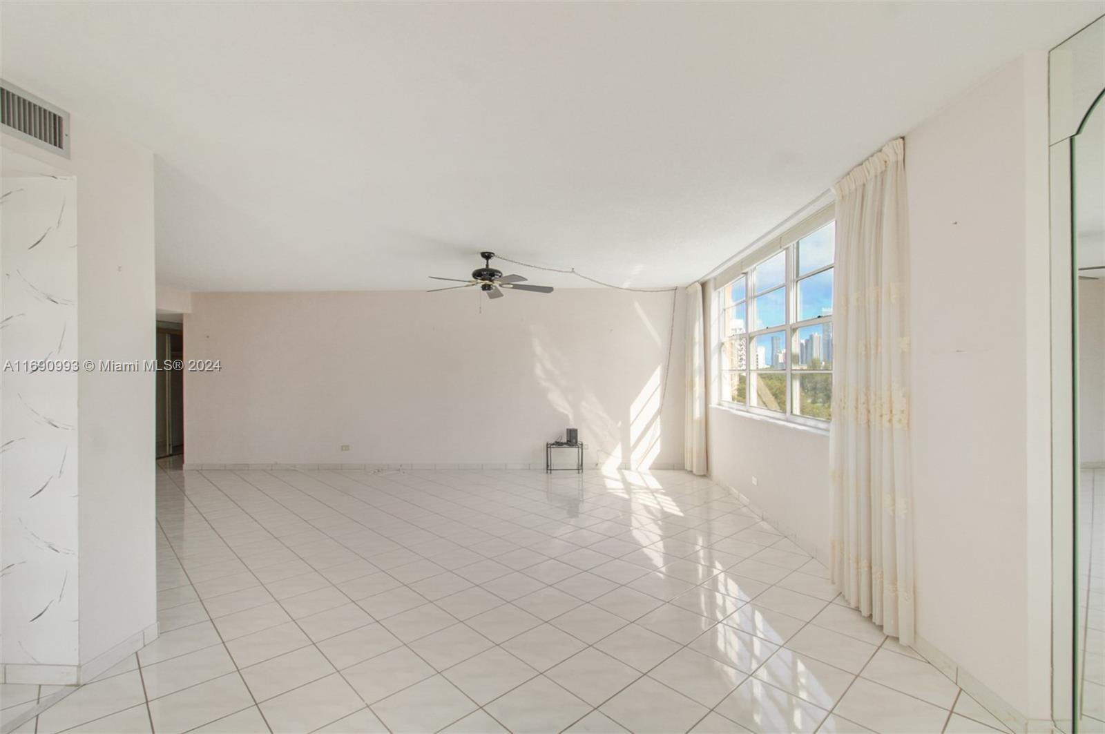 251 174th St #516, Sunny Isles Beach, Florida image 4