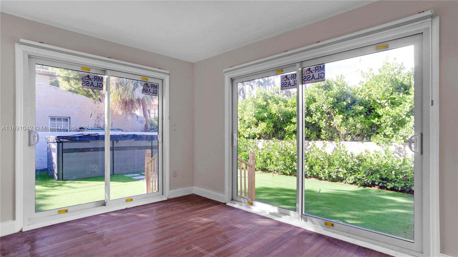 2402 Alton Rd, Miami Beach, Florida image 30