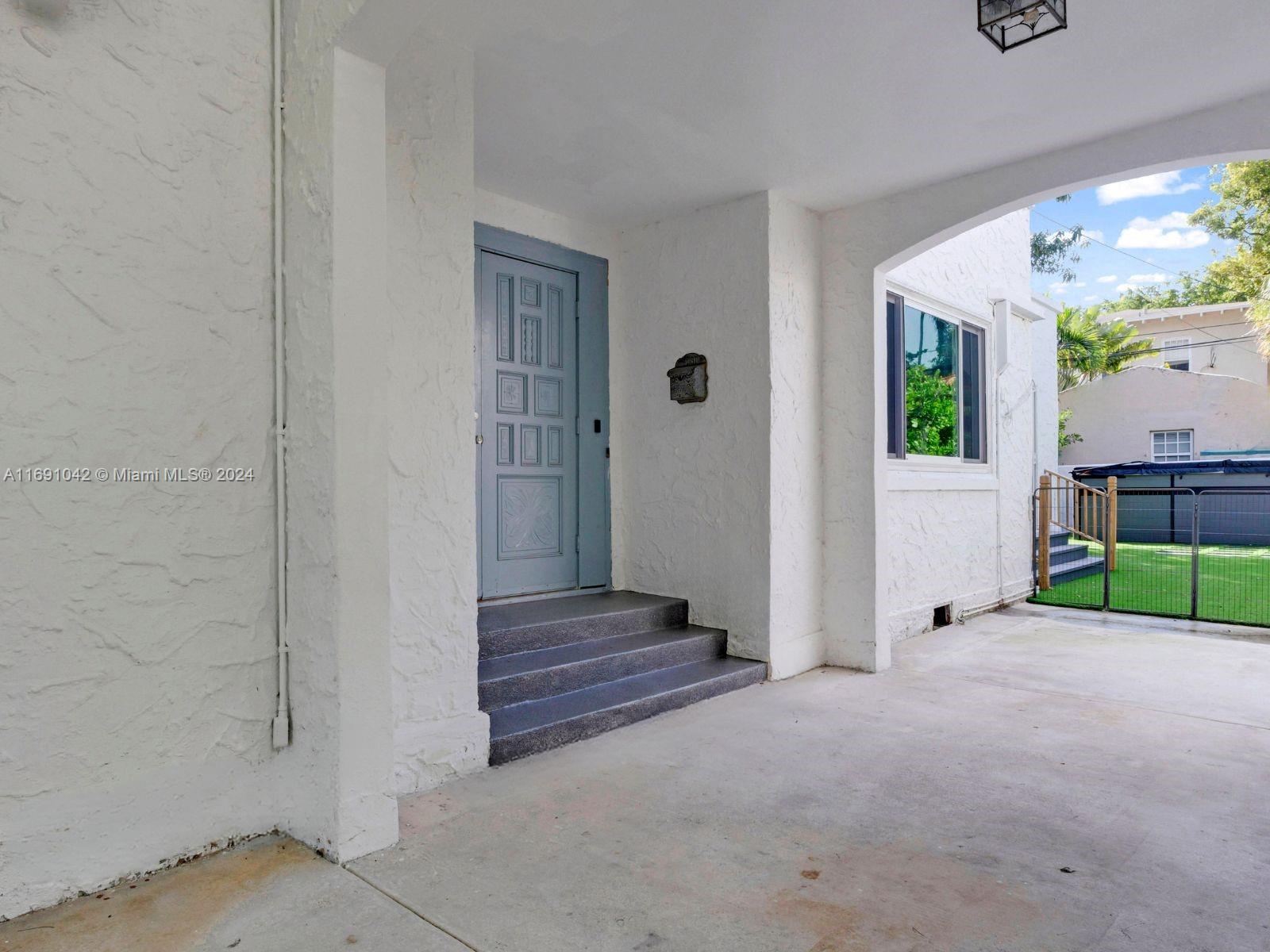 2402 Alton Rd, Miami Beach, Florida image 9