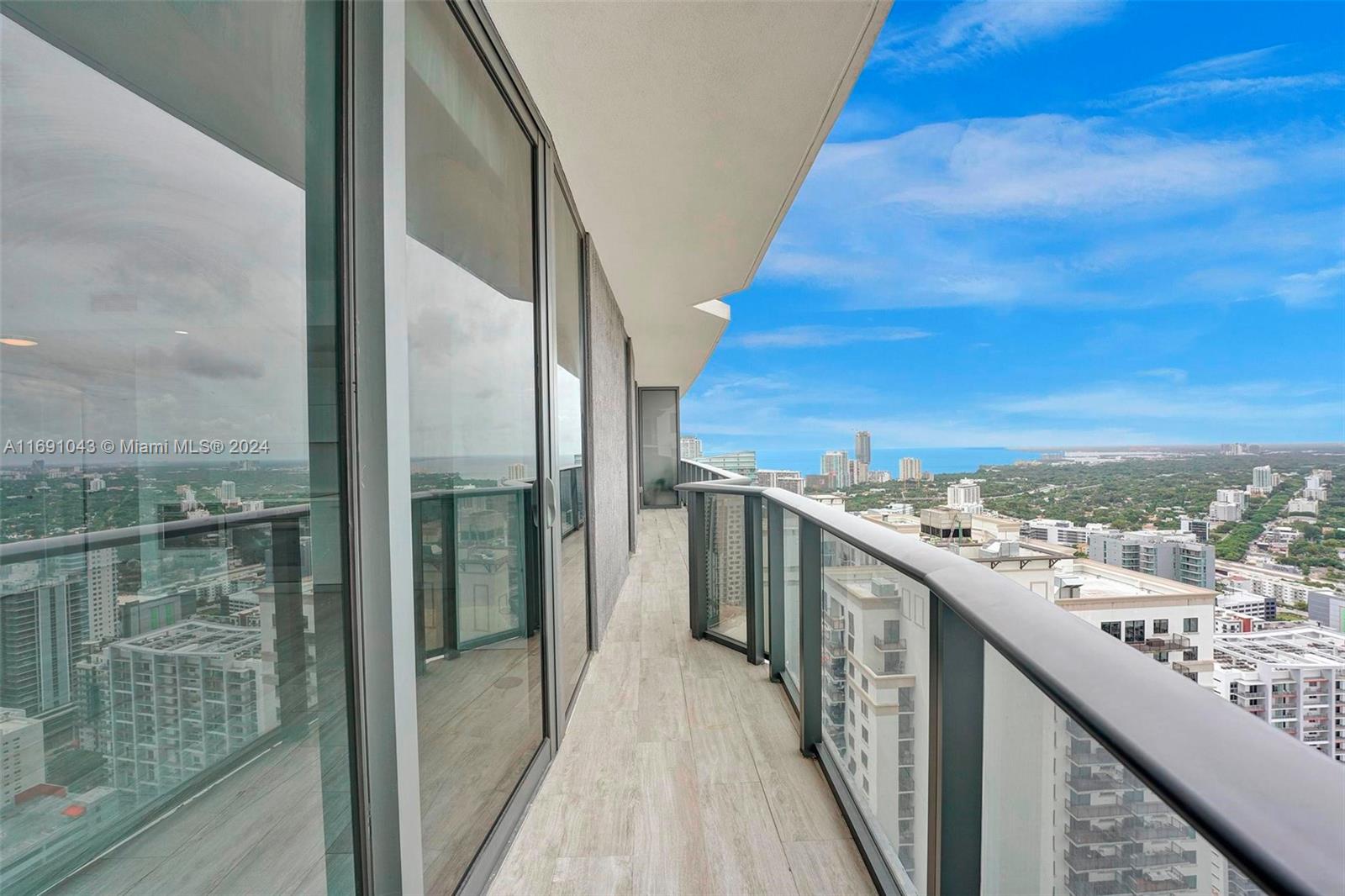 55 SW 9th St #4008, Miami FL 33130