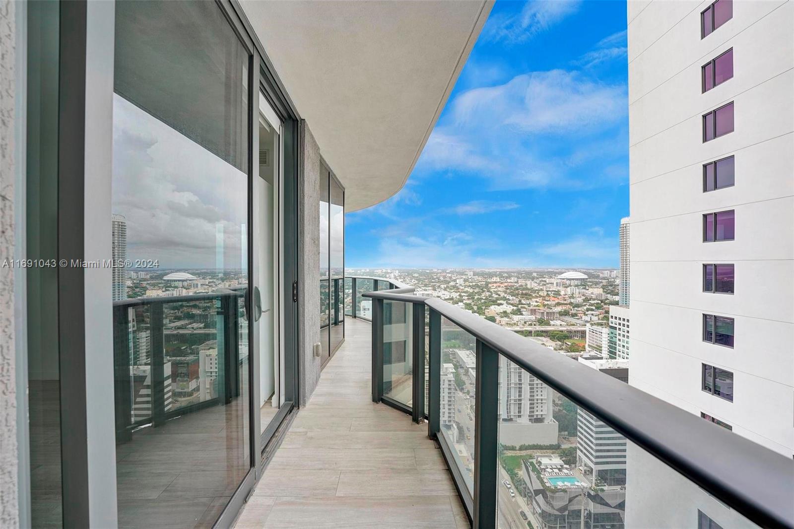 55 SW 9th St #4008, Miami FL 33130