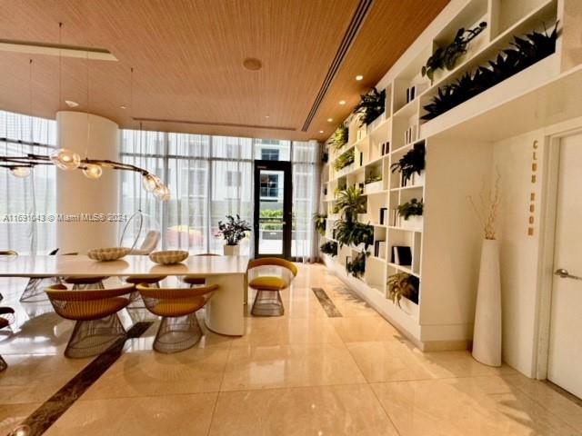 55 SW 9th St #4008, Miami FL 33130