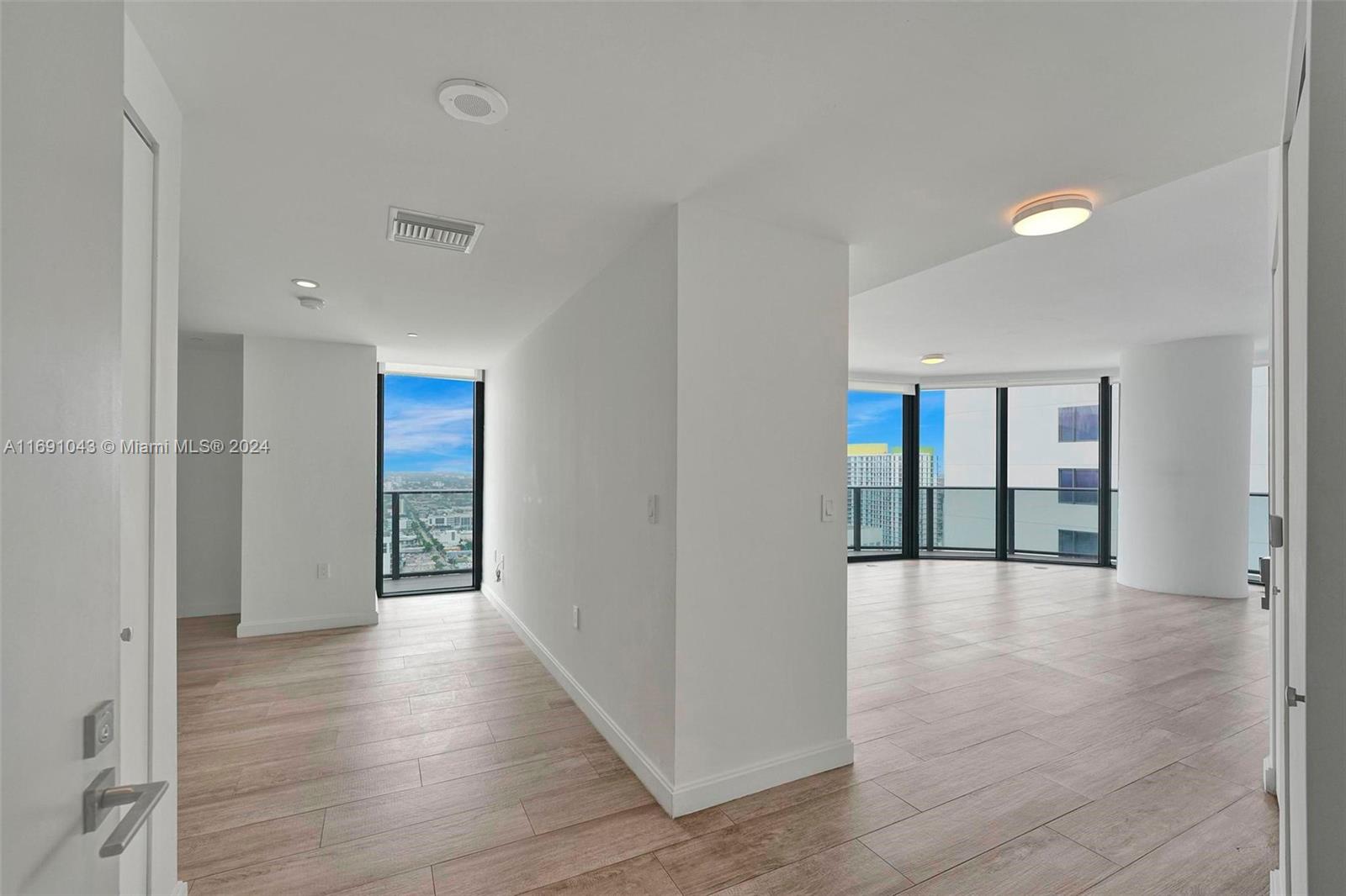 55 SW 9th St #4008, Miami FL 33130