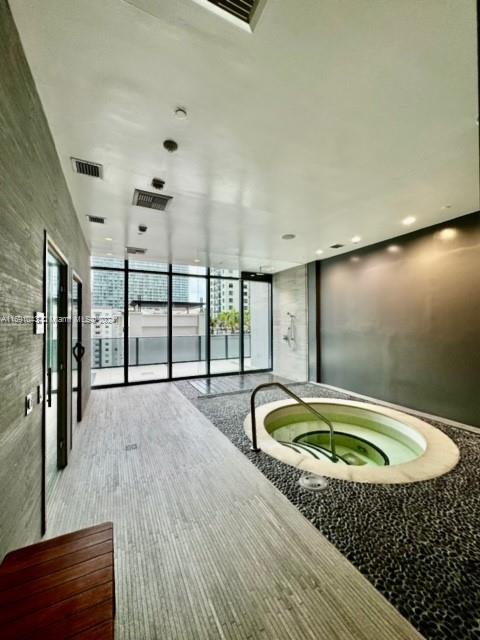 55 SW 9th St #4008, Miami FL 33130