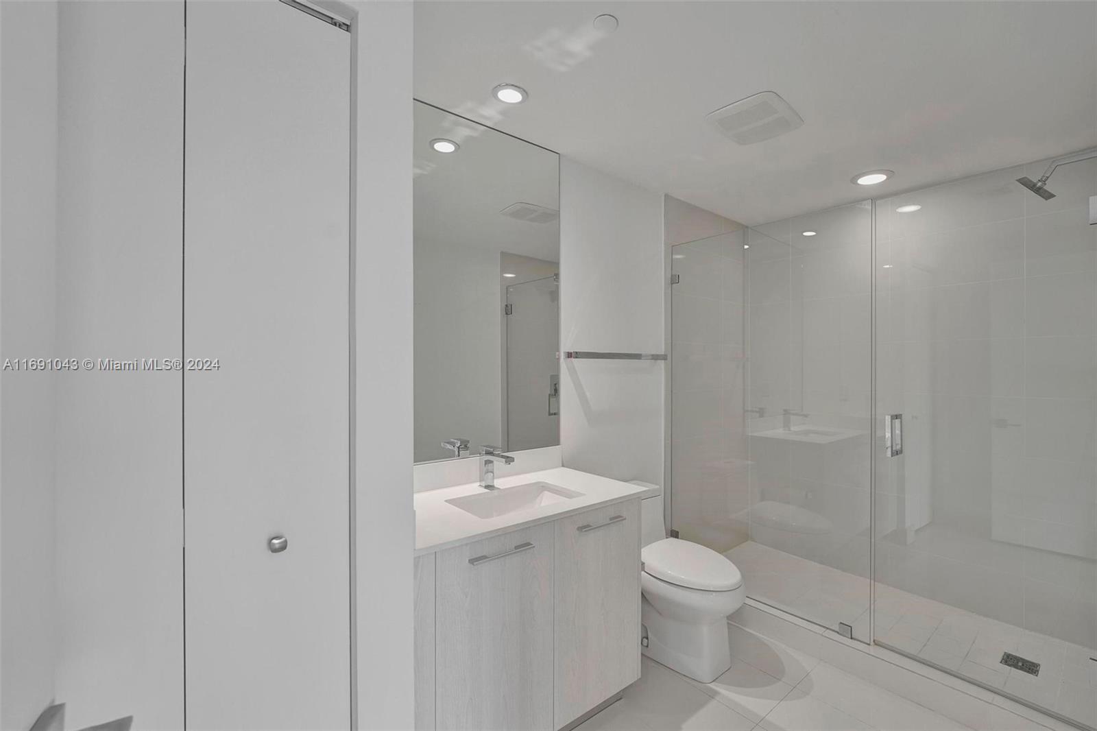 55 SW 9th St #4008, Miami FL 33130