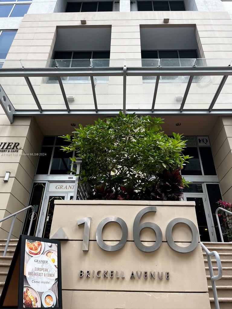 1060 Brickell Ave #1707, Miami FL 33131