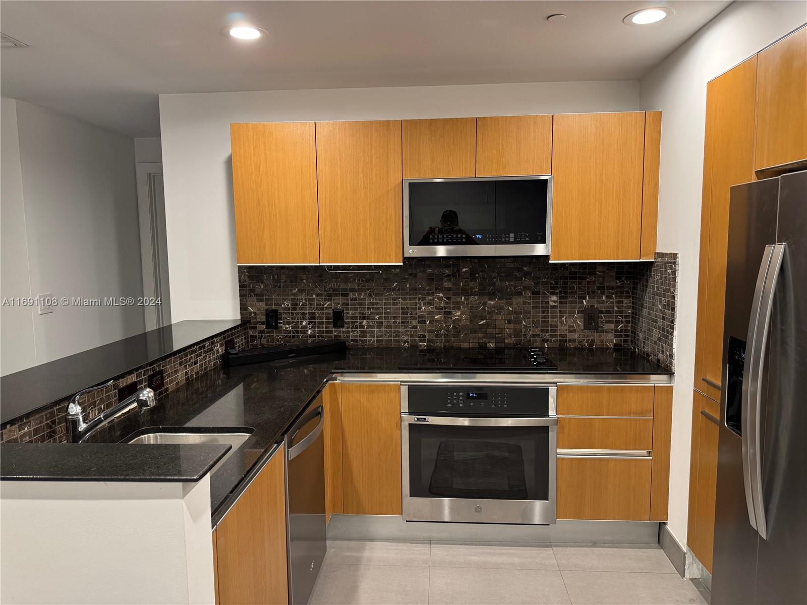 1060 Brickell Ave #1707, Miami FL 33131