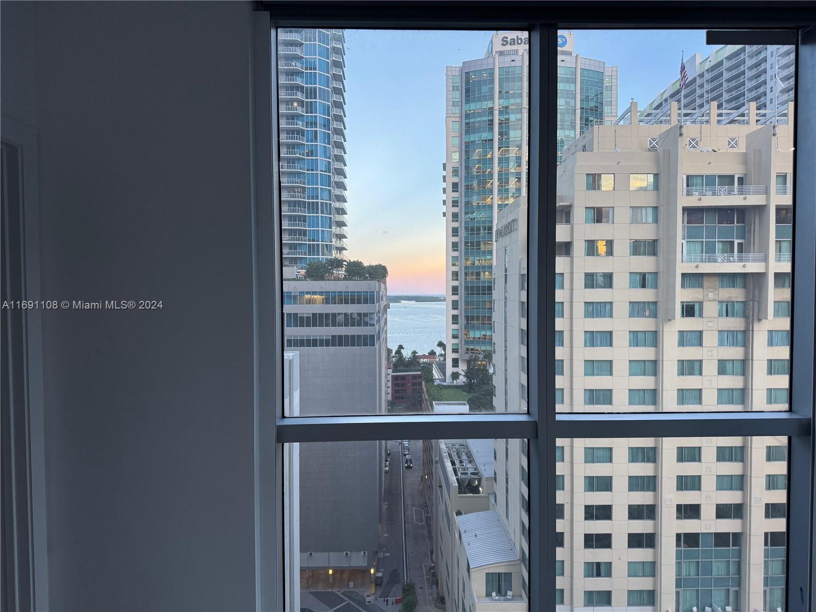 1060 Brickell Ave #1707, Miami FL 33131