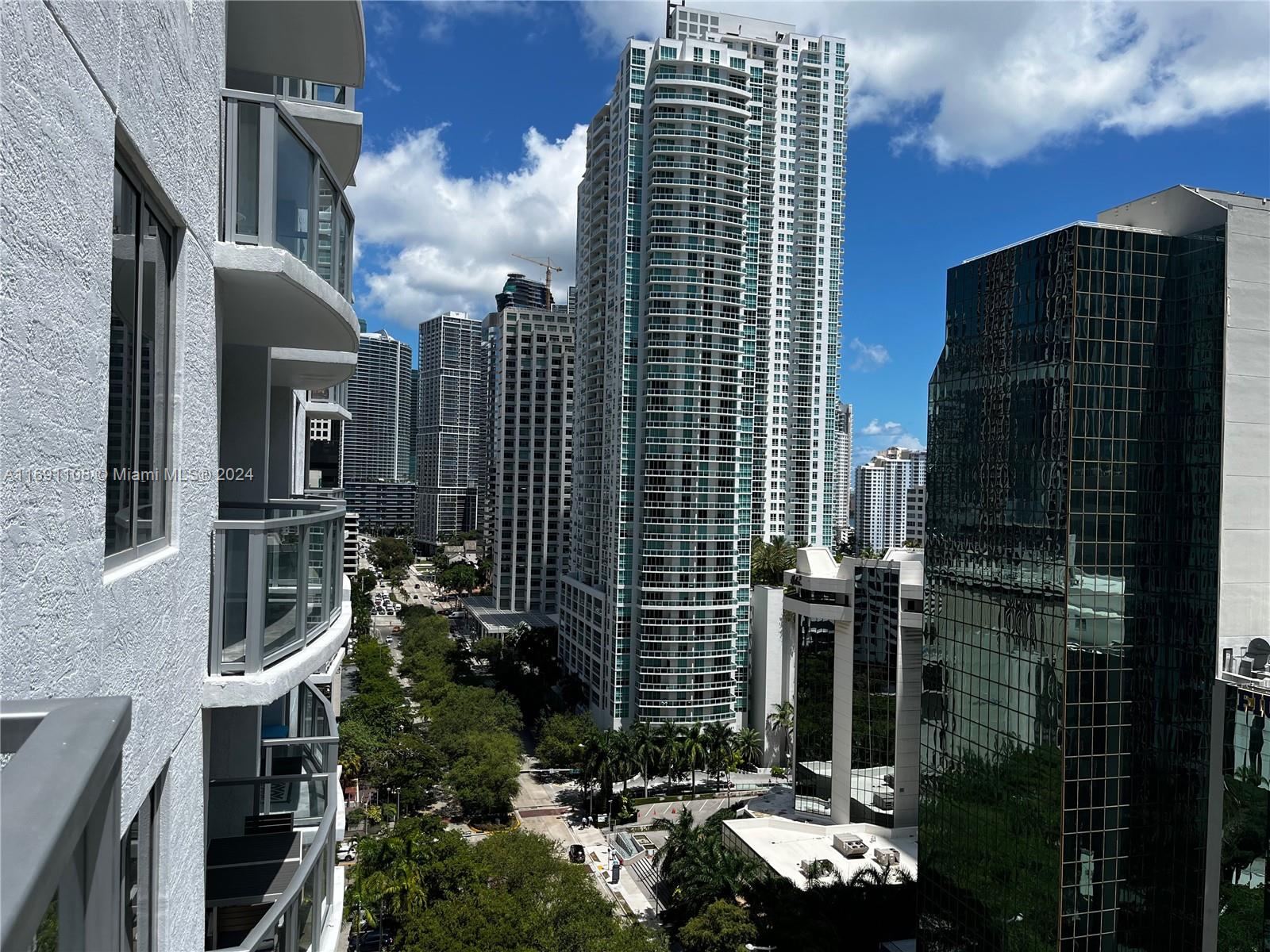 1060 Brickell Ave #1707, Miami FL 33131