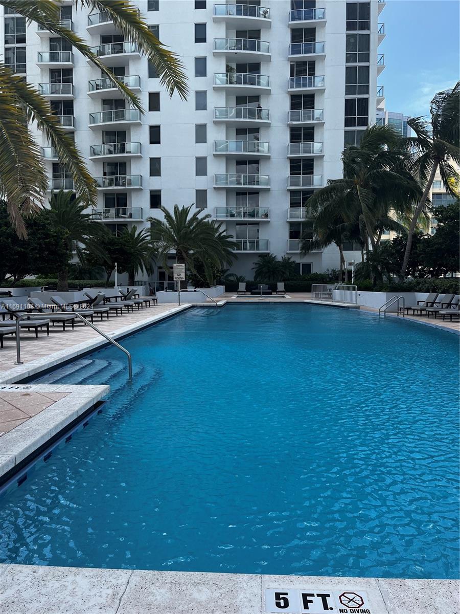 1060 Brickell Ave #1707, Miami FL 33131