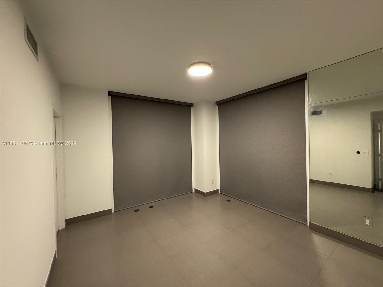 1060 Brickell Ave #1707, Miami FL 33131