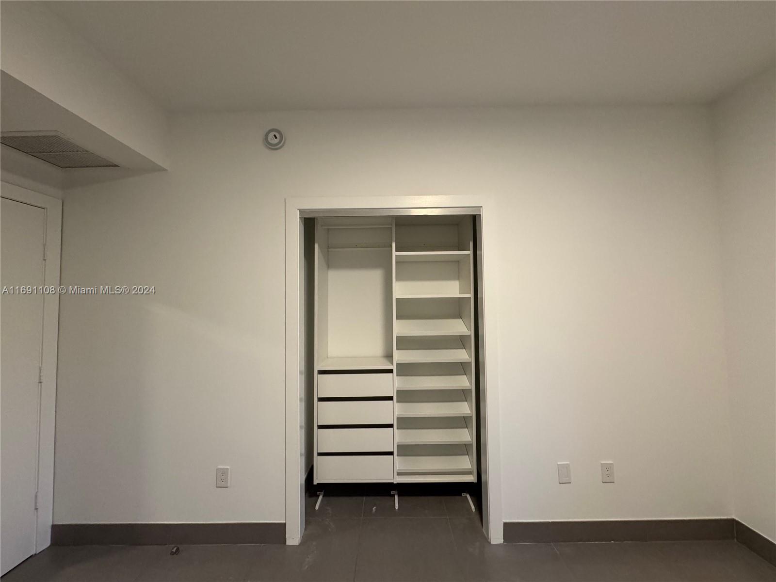 1060 Brickell Ave #1707, Miami FL 33131