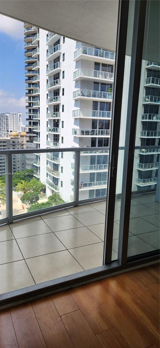 1060 Brickell Ave #1813, Miami FL 33131