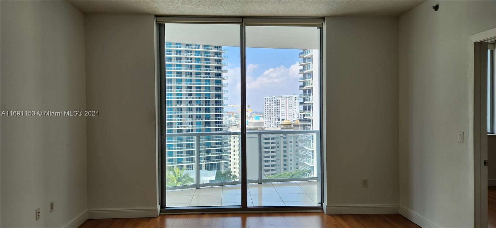 1060 Brickell Ave #1813, Miami FL 33131