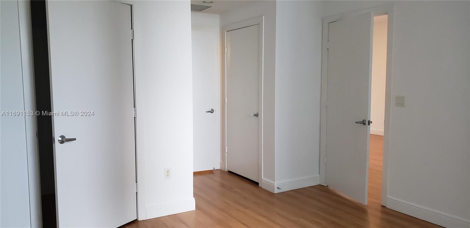 1060 Brickell Ave #1813, Miami FL 33131