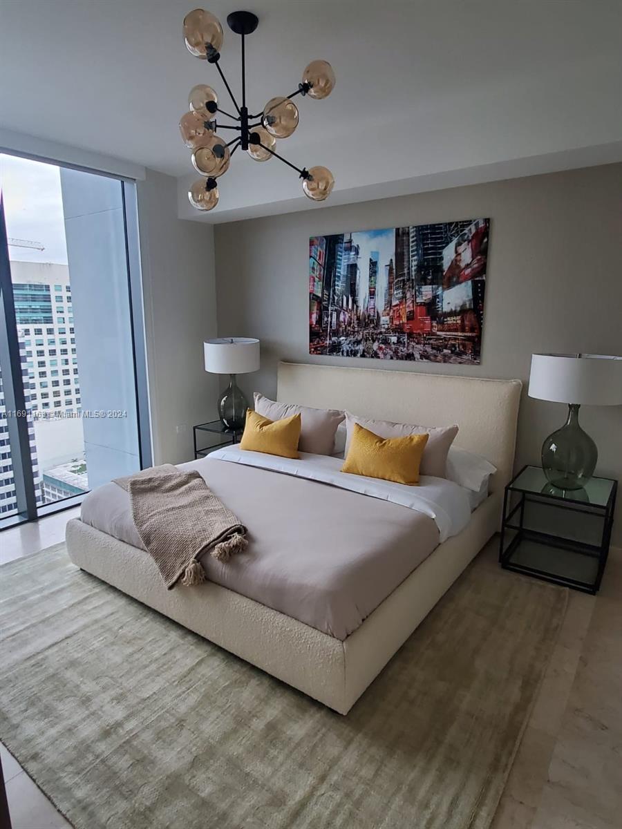 88 SW 7th St #2004, Miami FL 33130