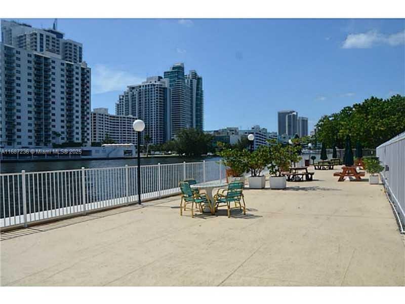 800 Parkview Dr #622, Hallandale Beach, Florida image 19