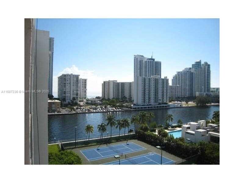 800 Parkview Dr #622, Hallandale Beach, Florida image 20