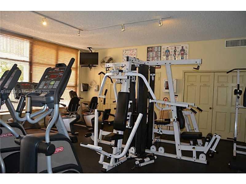 800 Parkview Dr #622, Hallandale Beach, Florida image 21