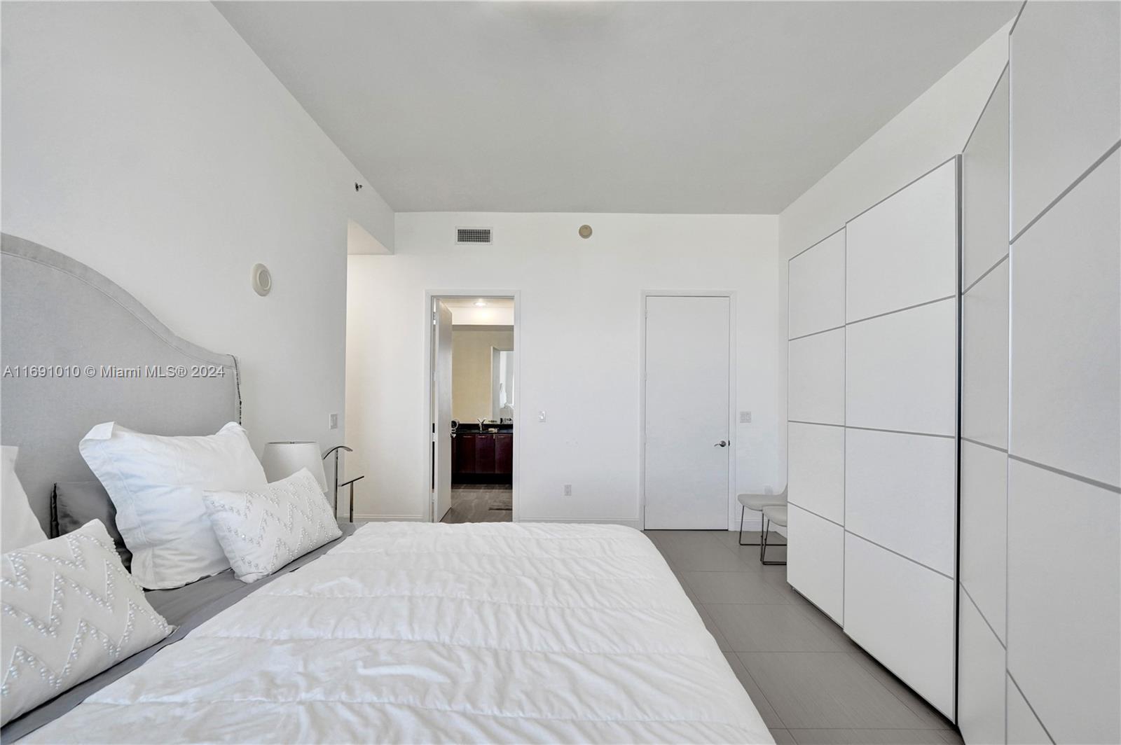 15811 Collins Ave #3405, Sunny Isles Beach FL 33160
