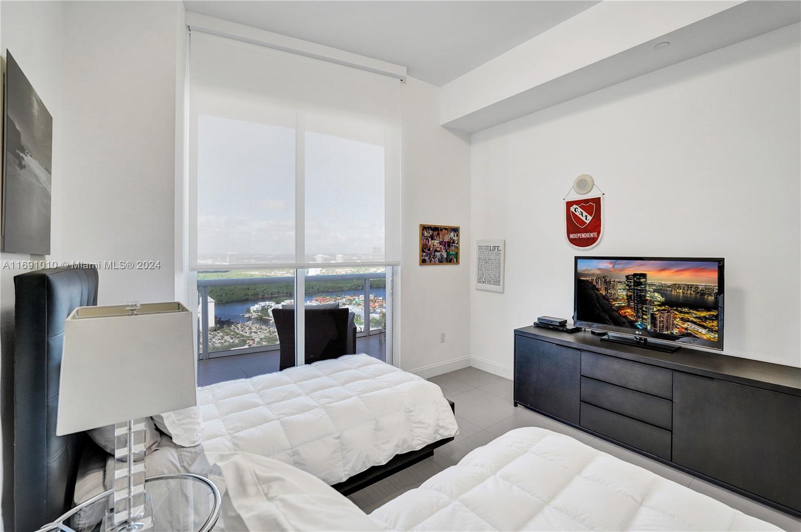 15811 Collins Ave #3405, Sunny Isles Beach FL 33160