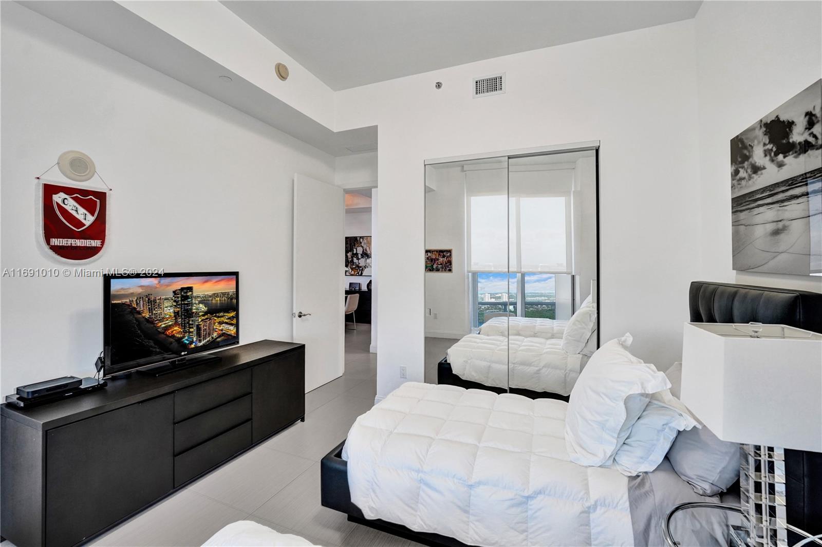 15811 Collins Ave #3405, Sunny Isles Beach FL 33160