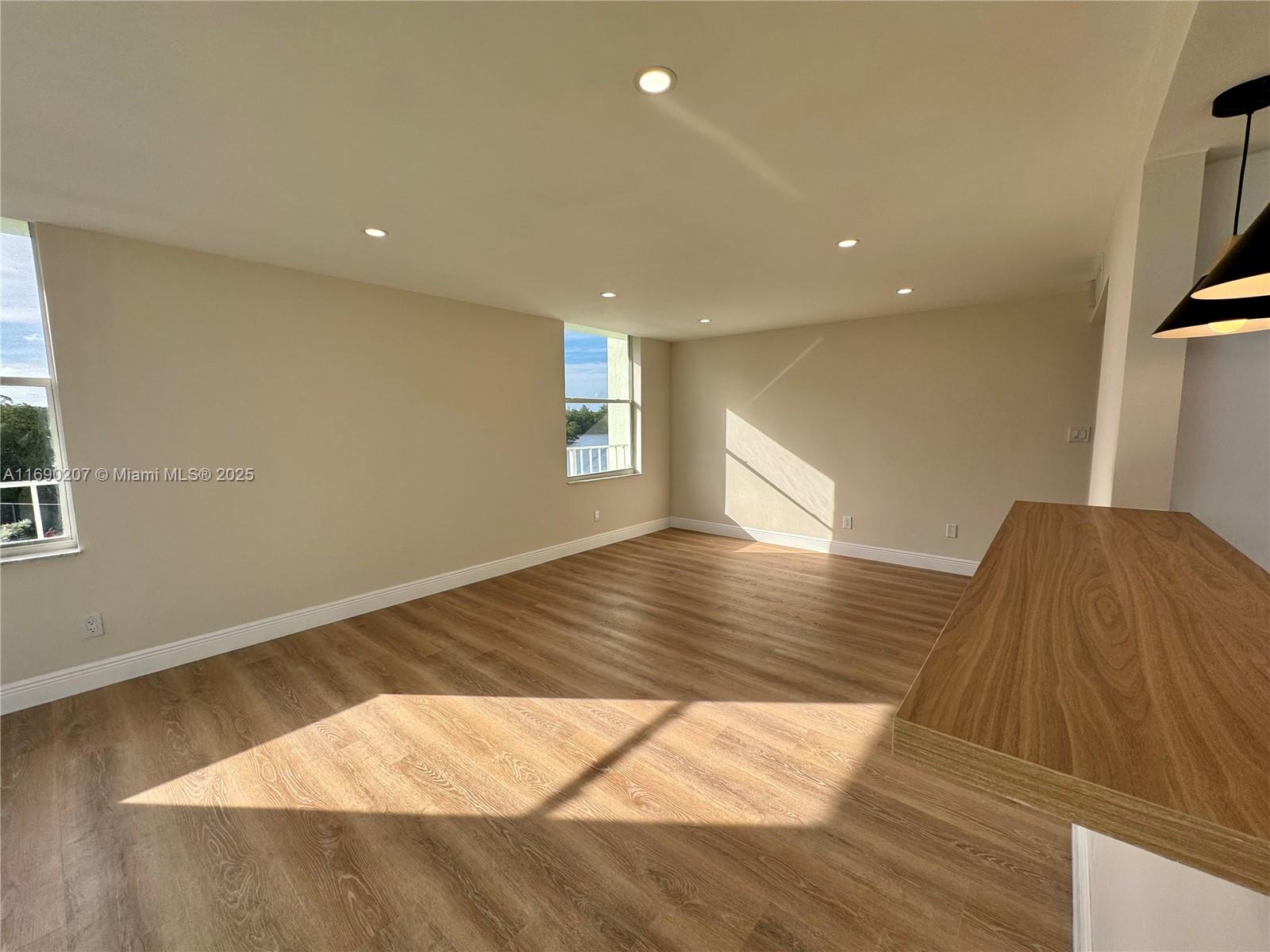 16546 26th Ave Unit 3 G, North Miami Beach, Florida 33160