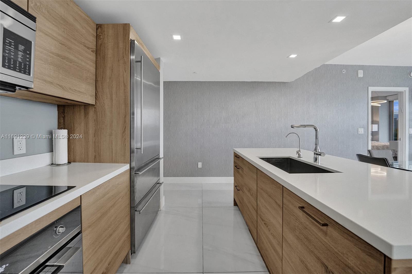 Listing Photo 11