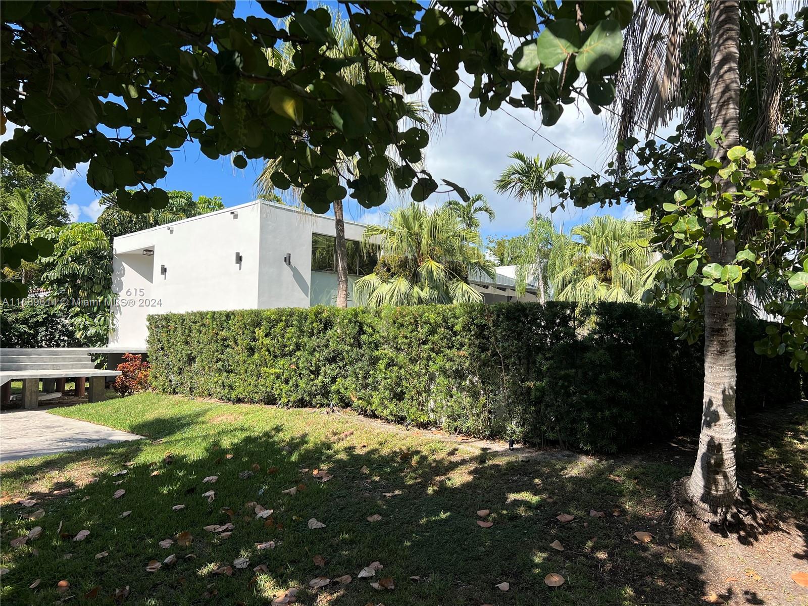 615 Harbor Cir, Key Biscayne, Florida image 2