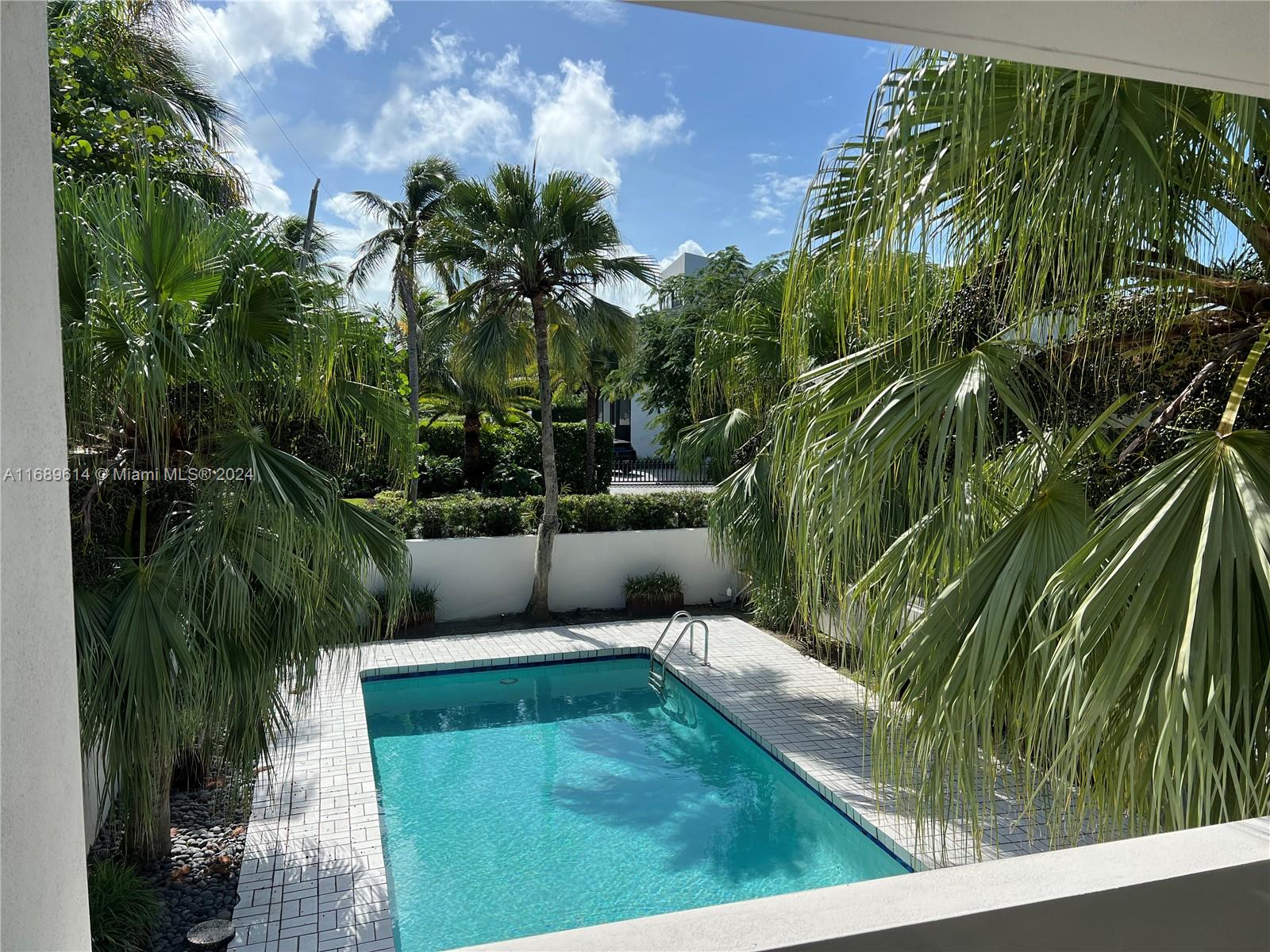 615 Harbor Cir, Key Biscayne, Florida image 9