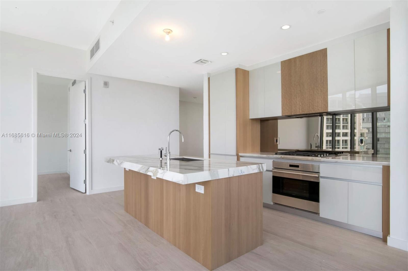 2831 S Bayshore Dr #1405, Miami FL 33133
