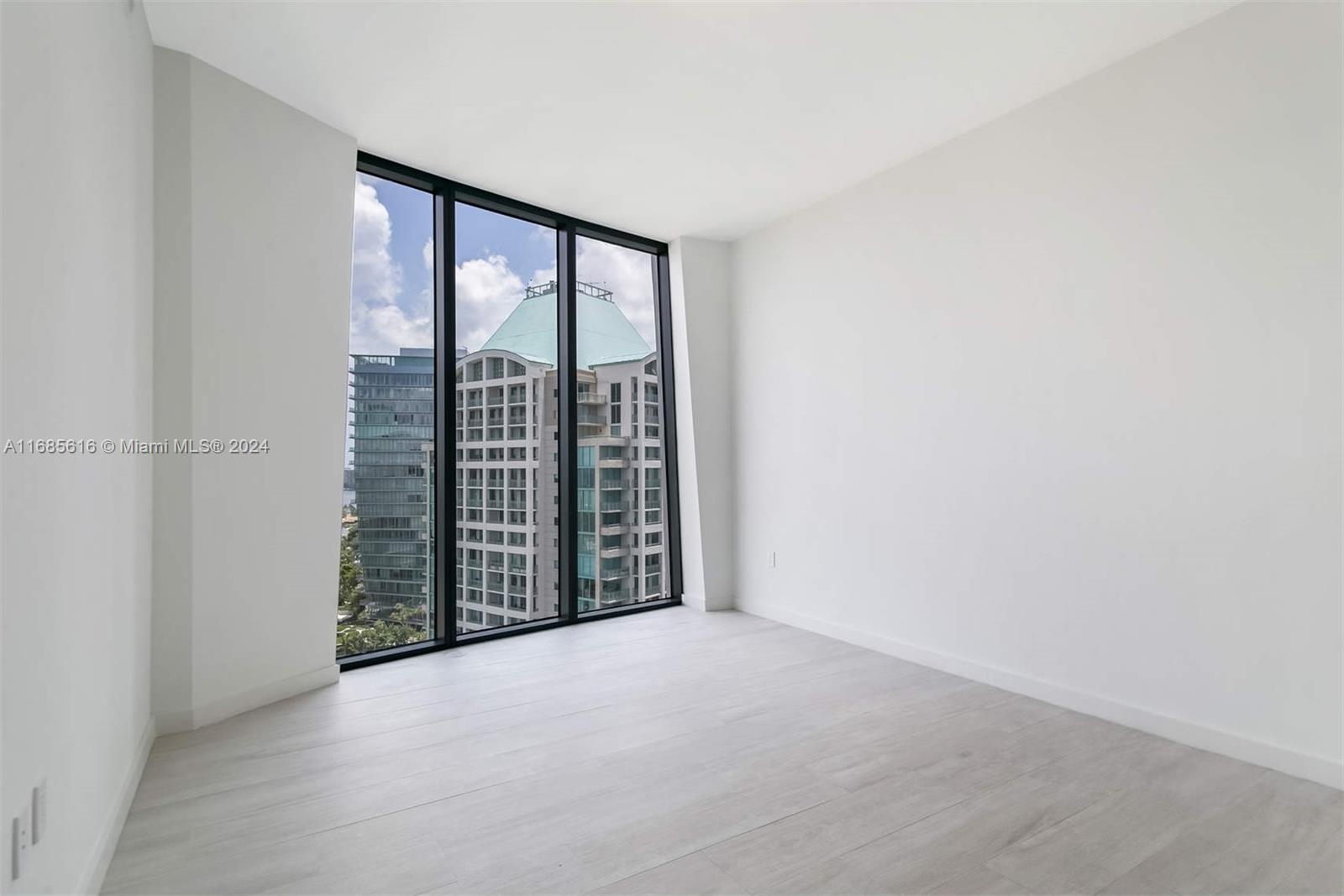 2831 S Bayshore Dr #1405, Miami FL 33133
