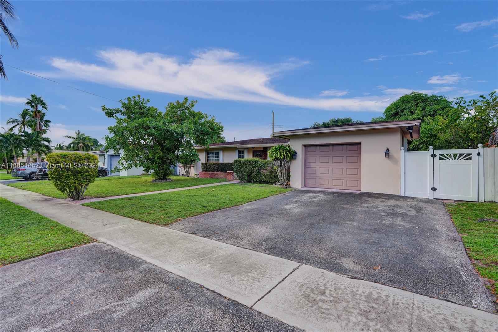 700 NW 76th Ave, Pembroke Pines, Florida image 37